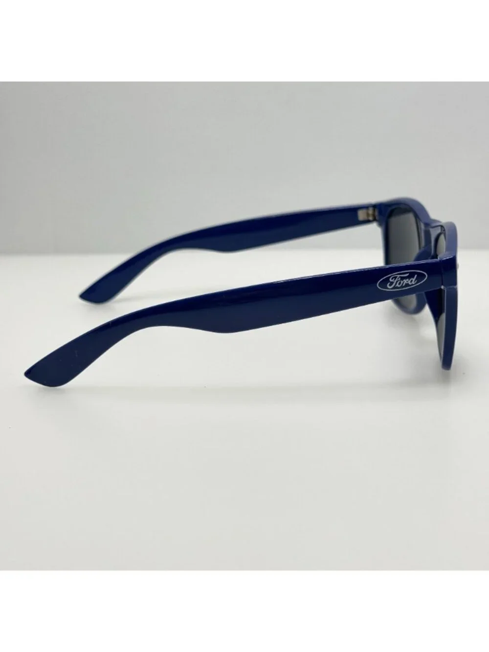 Unbranded lenses frame